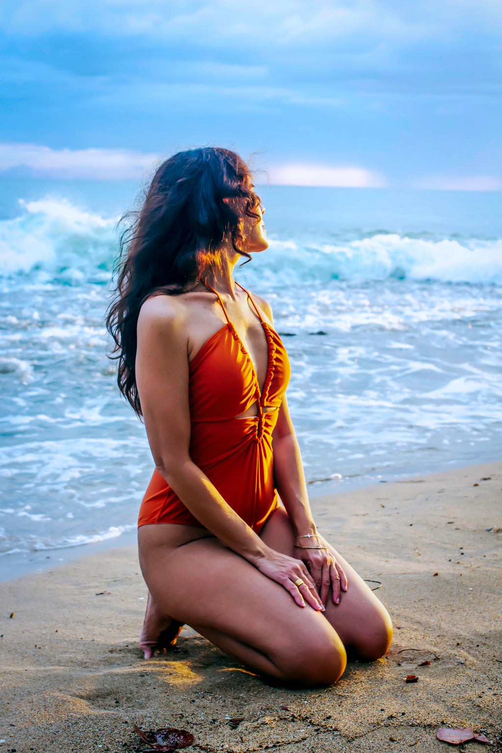 Monokini: Sunset Isleño